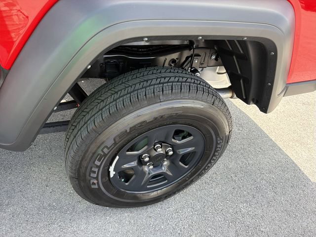 Used 2024 Jeep Gladiator Sport AWD/4WD image 12