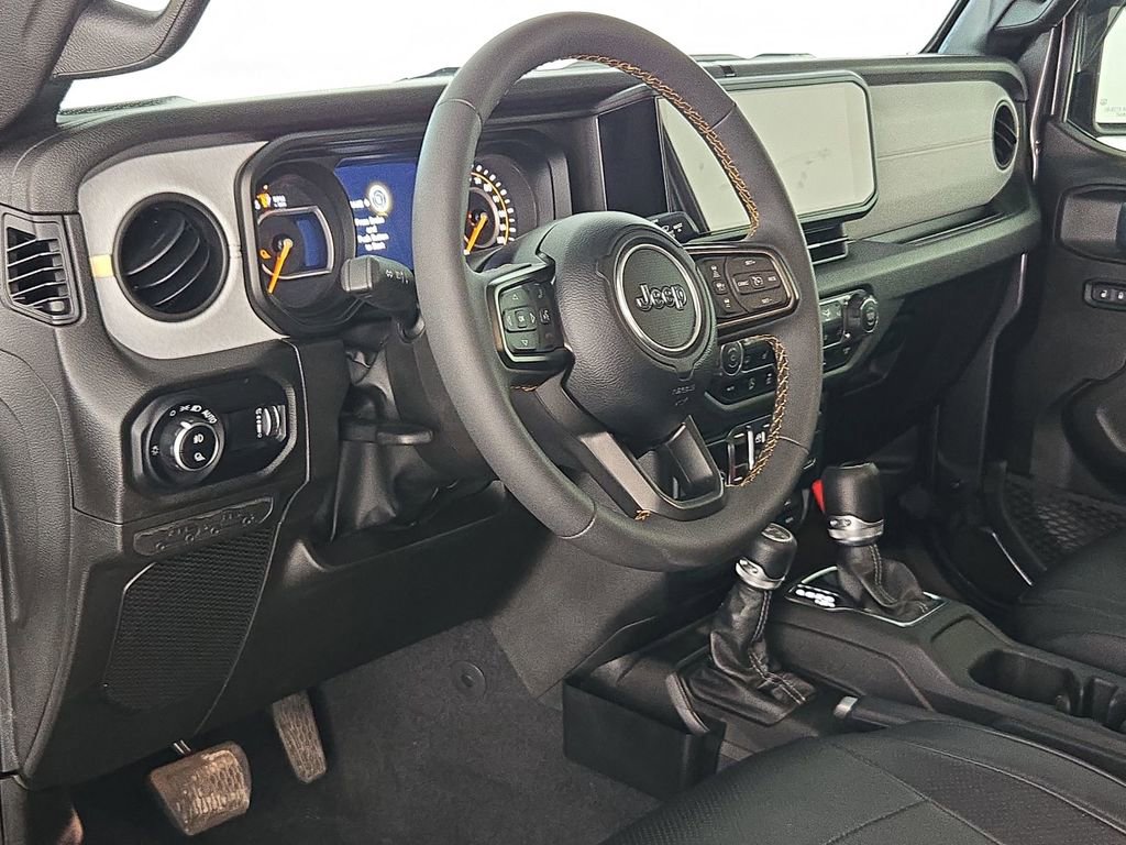 Used 2024 Jeep Gladiator Sport AWD/4WD image 16
