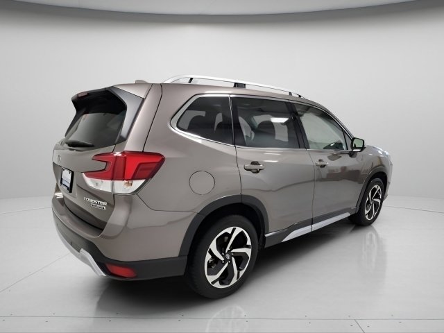 Used 2023 Subaru Forester Touring image 12