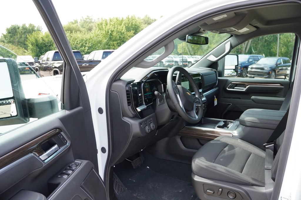 New 2026 Chevrolet Silverado 2500 LT w/ True North Edition AWD/4WD image 10
