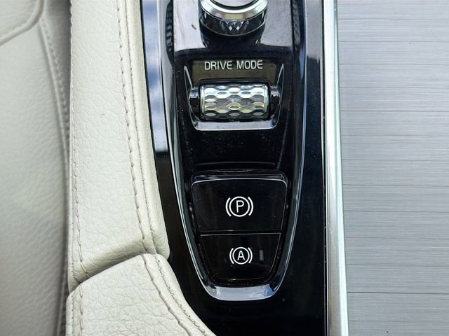 Used 2021 Volvo XC90 T5 Momentum w/ Climate Package FWD image 48