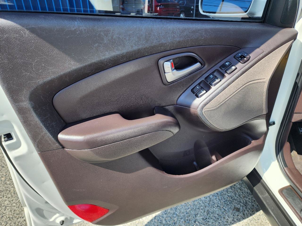 Used 2013 Hyundai Tucson Limited AWD/4WD image 11