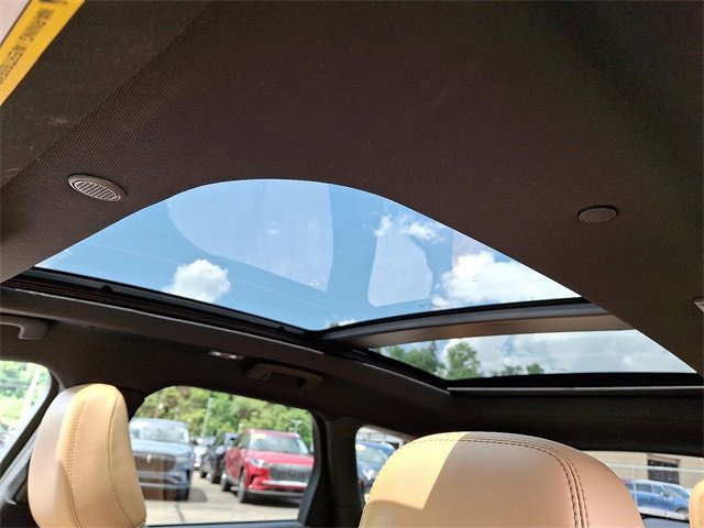 Certified 2022 Lincoln Corsair Reserve w/ Equipment Group 201A image 16