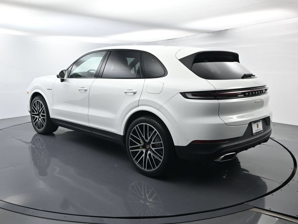 Certified 2026 Porsche Cayenne E-Hybrid AWD/4WD image 3