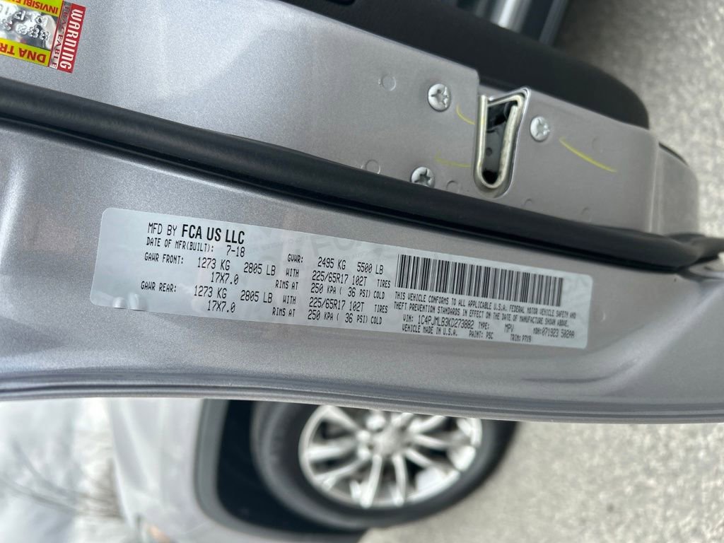 Used 2019 Jeep Cherokee Latitude Plus w/ Comfort/Convenience Group image 16