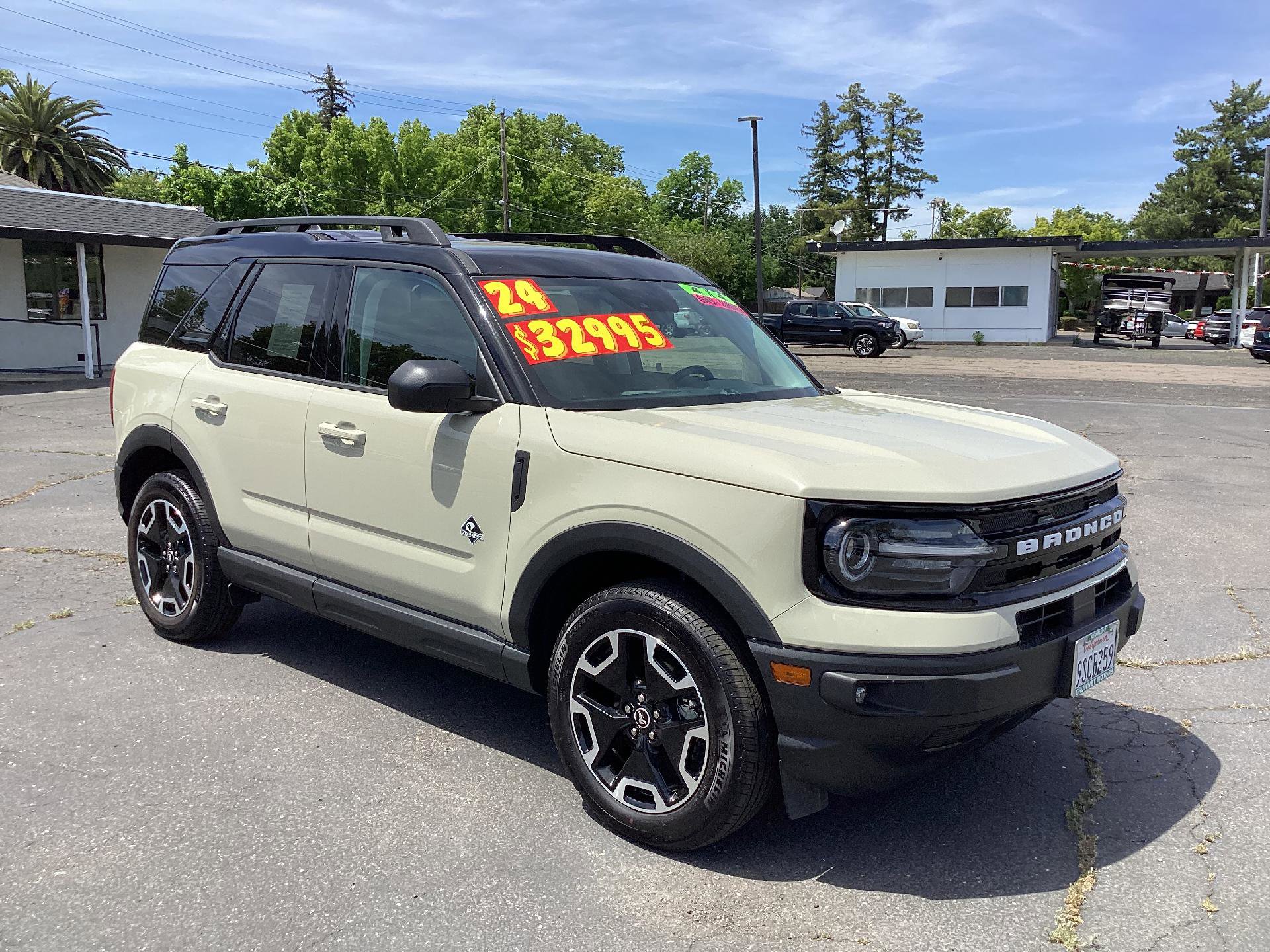 Used 2024 Ford Bronco Sport Outer Banks w/ Tech Package AWD/4WD image 1