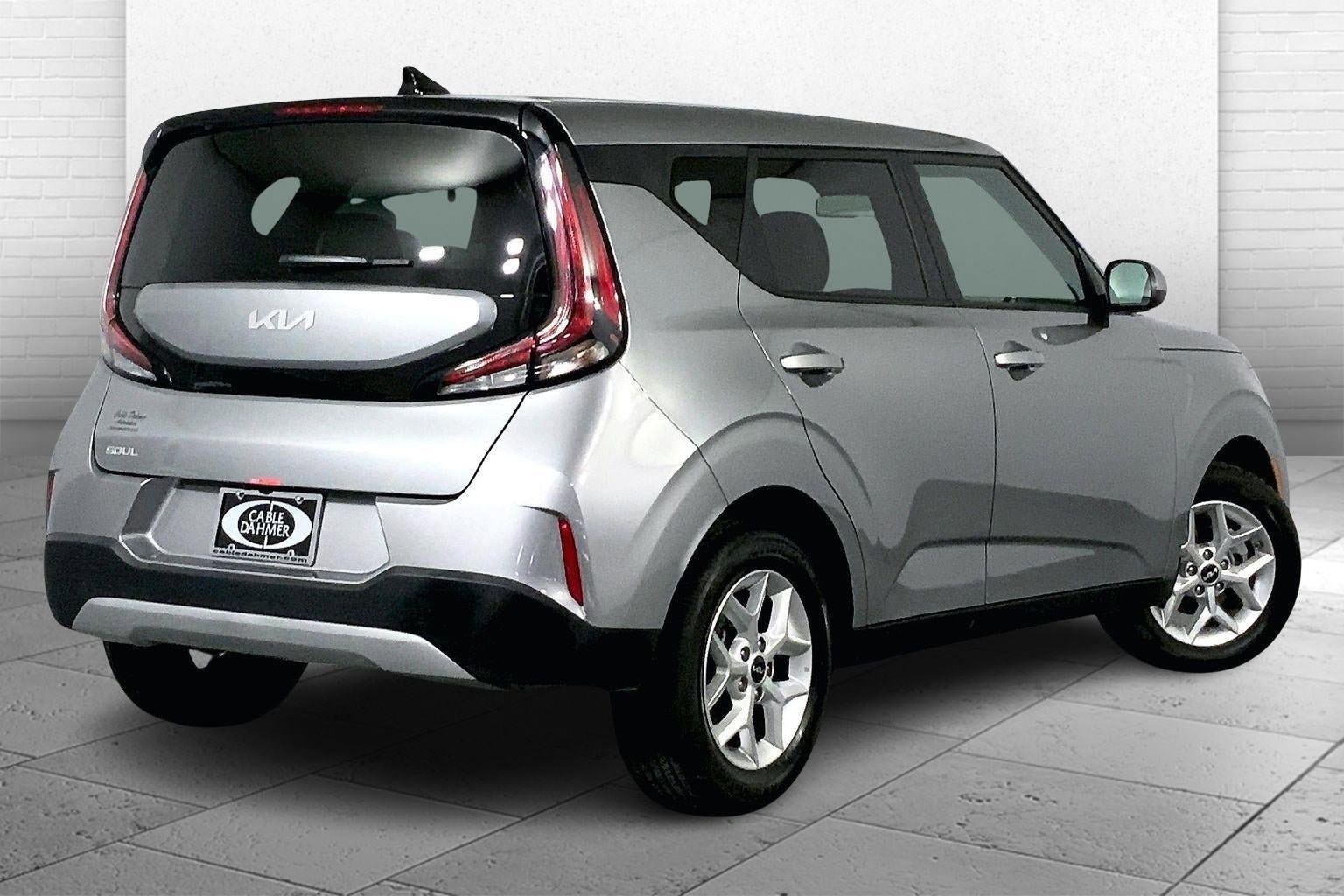 Certified 2025 Kia Soul LX image 13