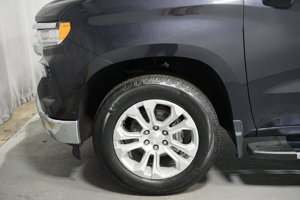 Used 2022 Chevrolet Silverado 1500 LTZ w/ LTZ Convenience Package II RWD image 5