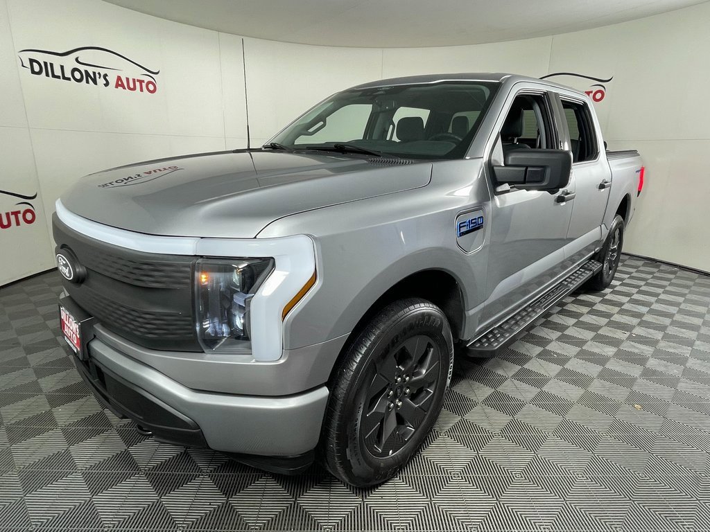 Used 2024 Ford F150 Lightning XLT image 2