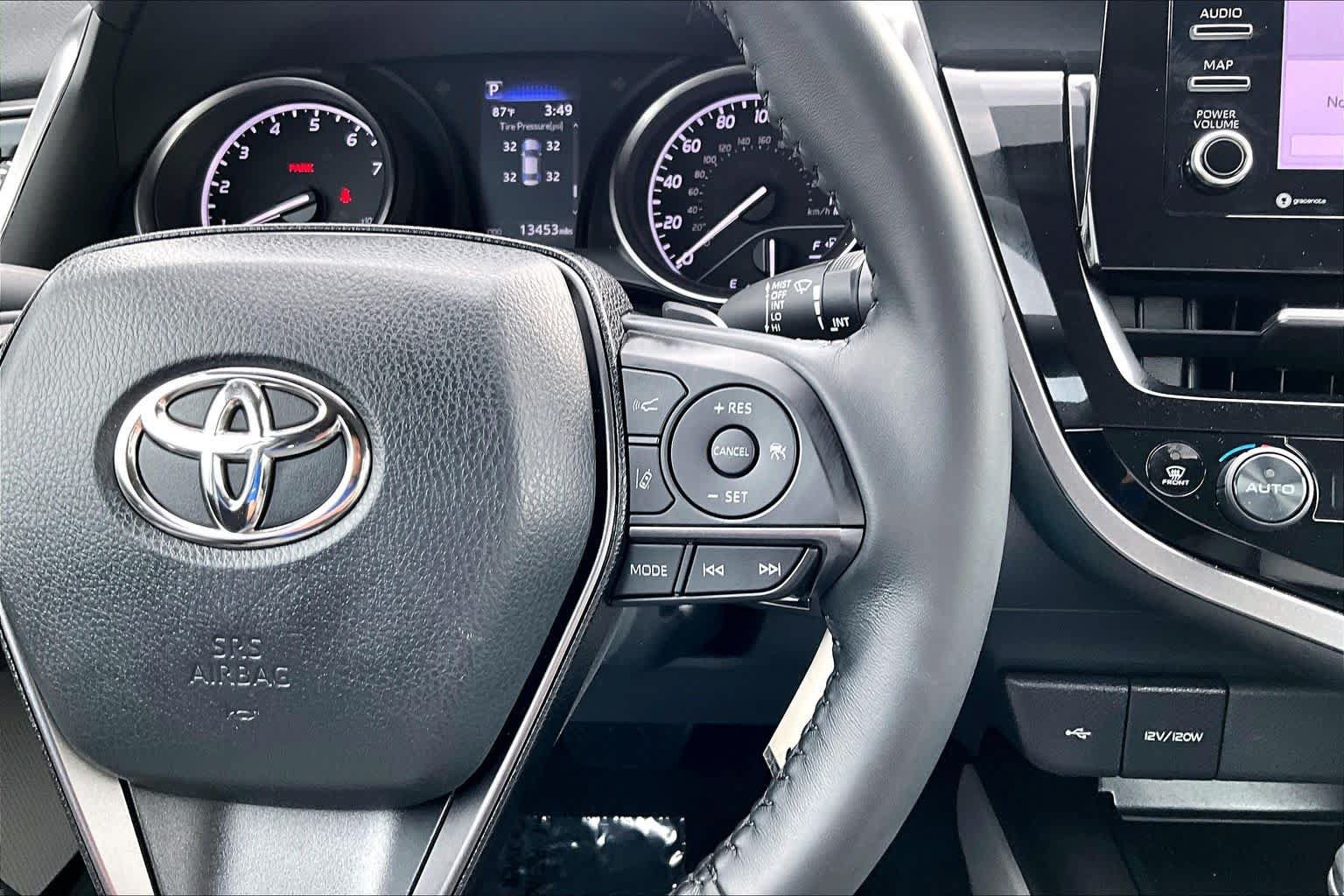 Used 2023 Toyota Camry SE FWD image 25
