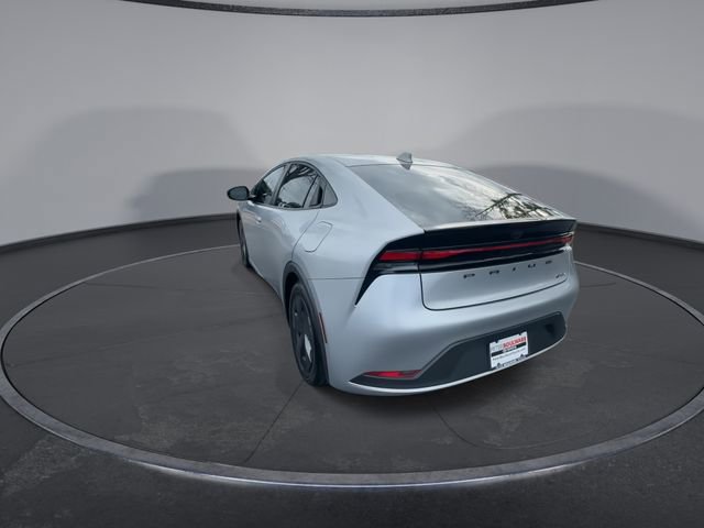 Used 2024 Toyota Prius LE image 11