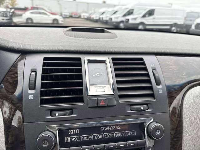 Used 2010 Cadillac DTS Luxury image 28