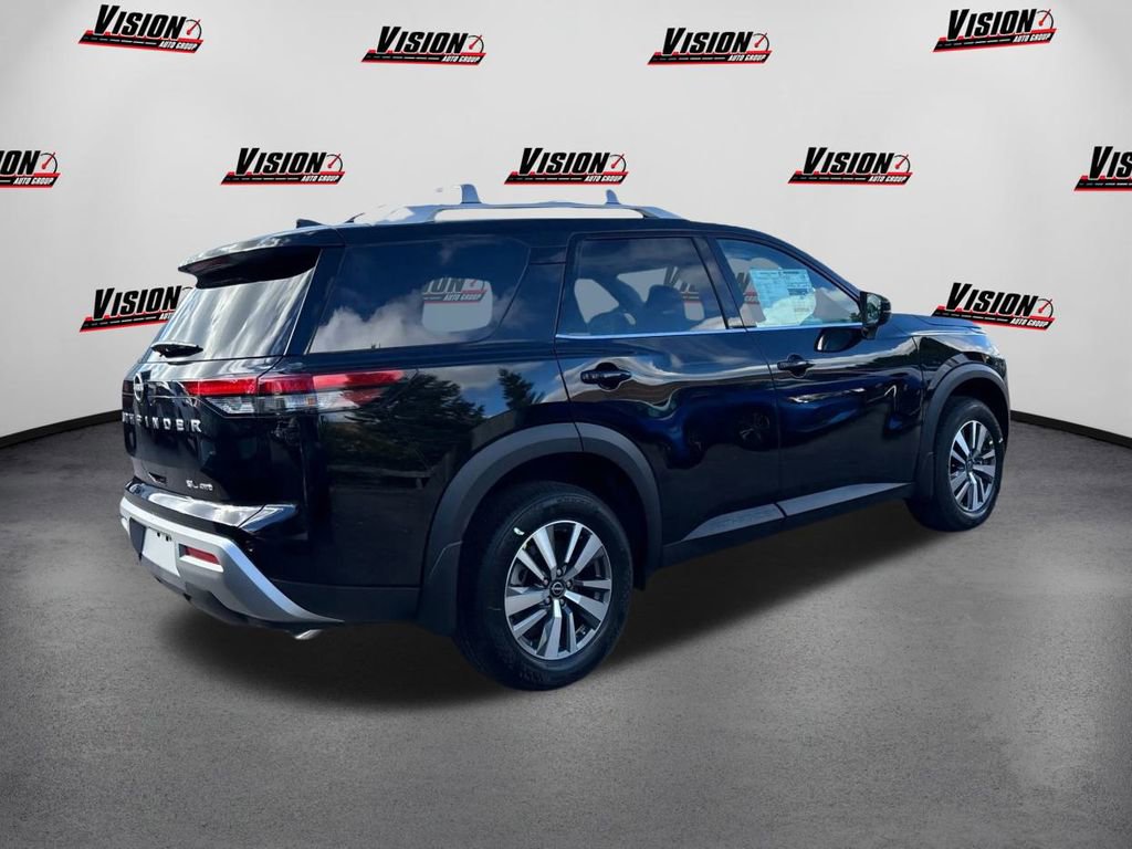 New 2025 Nissan Pathfinder SL image 5