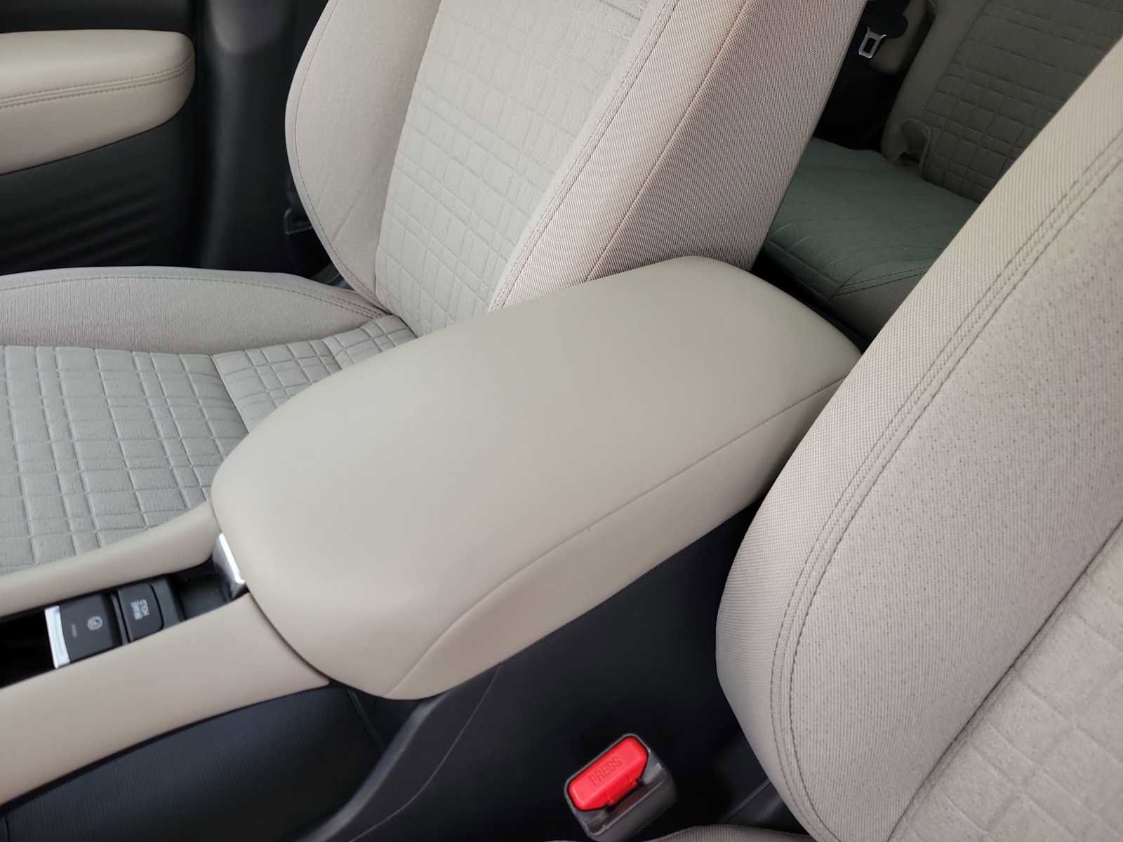 Used 2025 Honda HR-V LX image 12