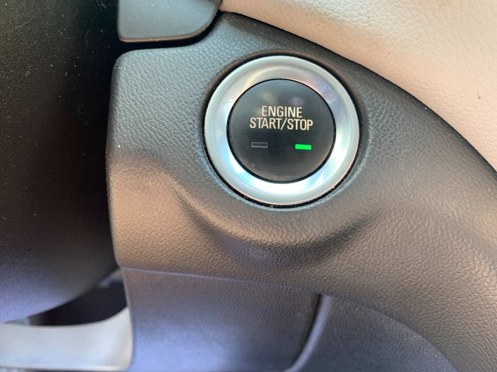 Used 2021 Chevrolet Equinox LT FWD image 26