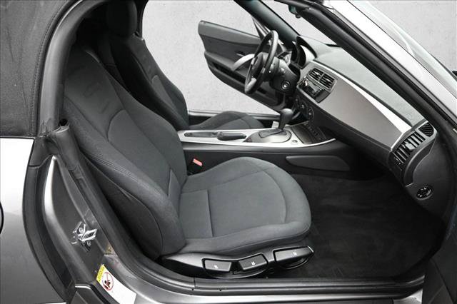Used 2003 BMW Z4 2.5i RWD image 17