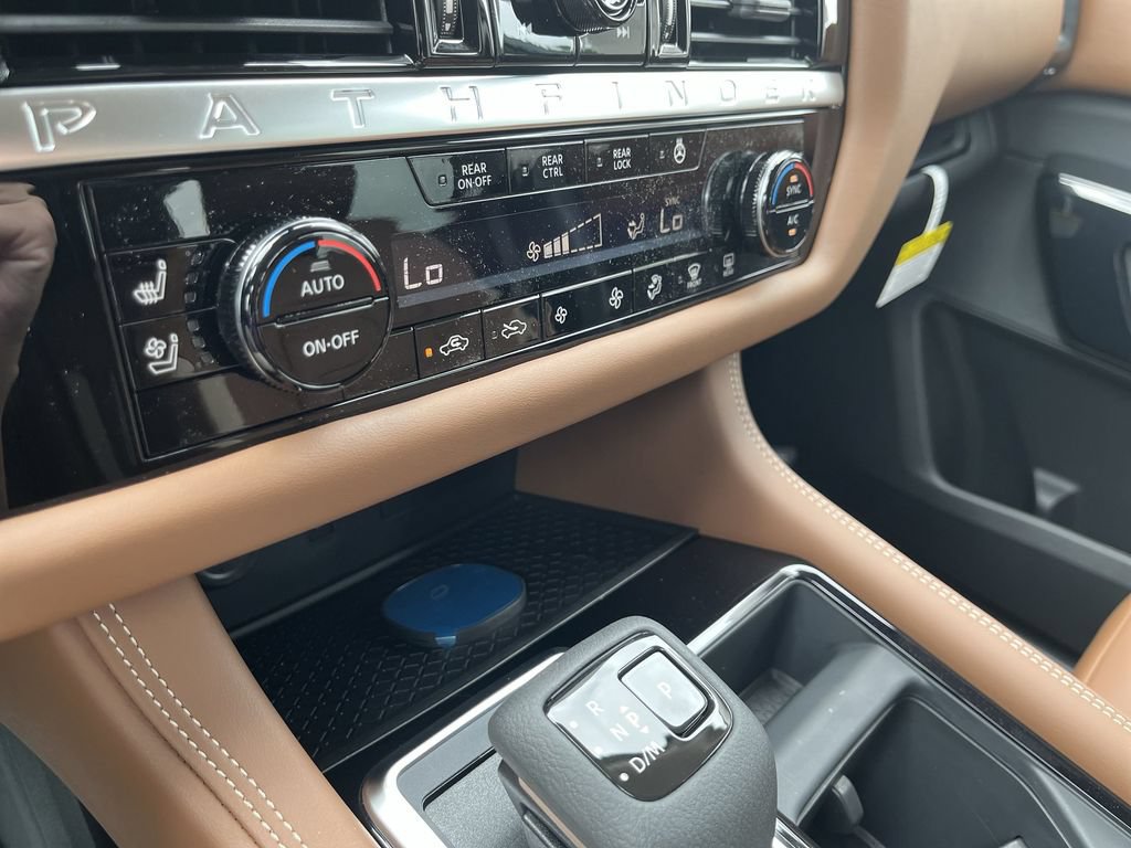 New 2026 Nissan Pathfinder Platinum AWD/4WD image 18