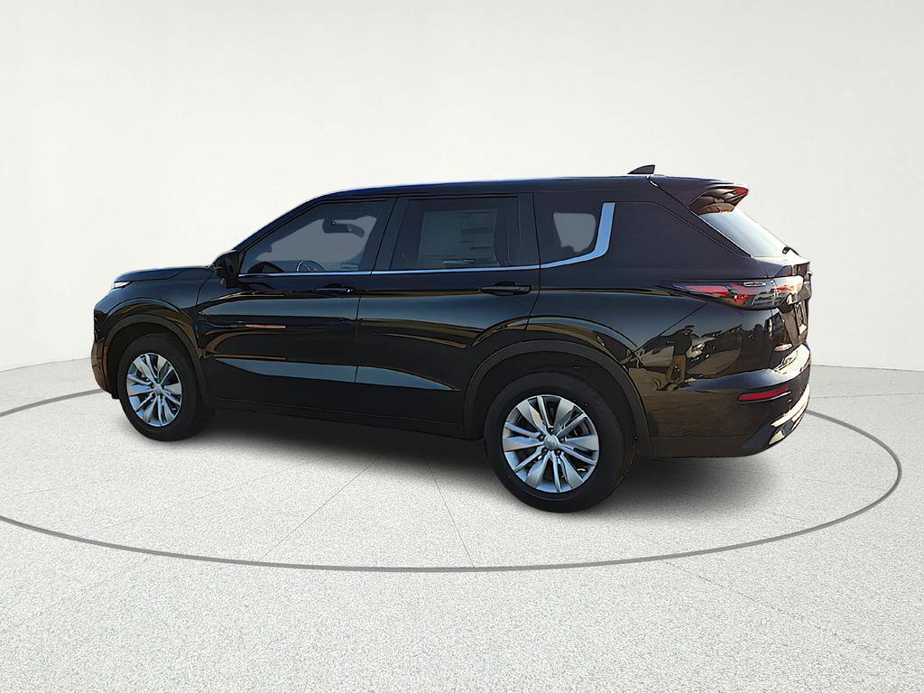 New 2026 Mitsubishi Outlander ES image 4