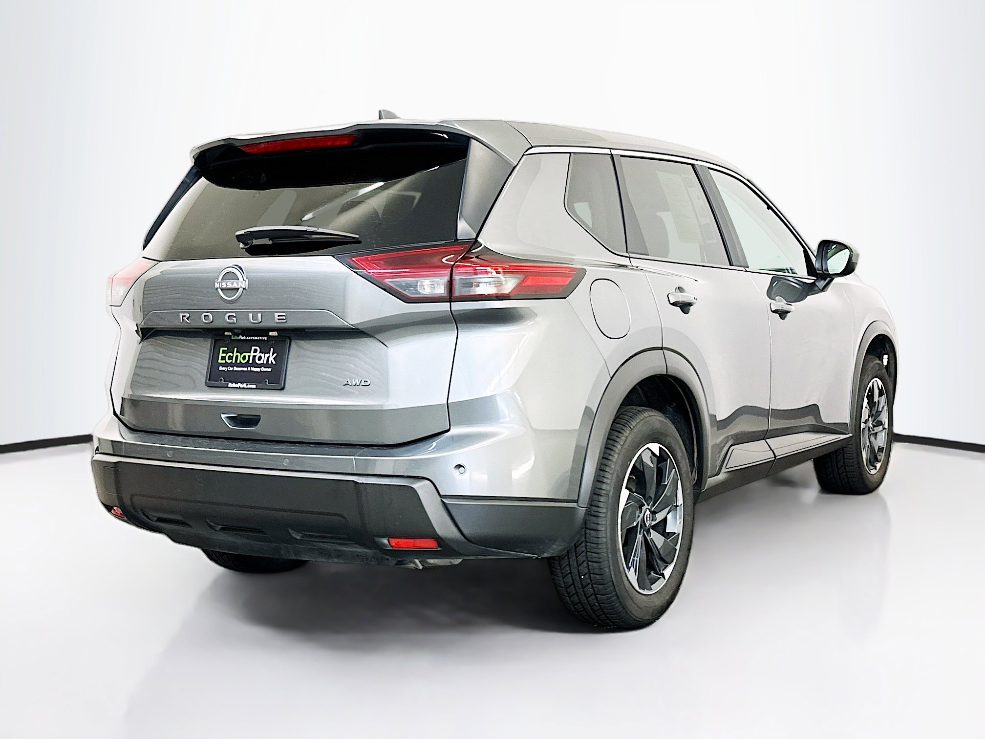 Used 2025 Nissan Rogue SV image 9