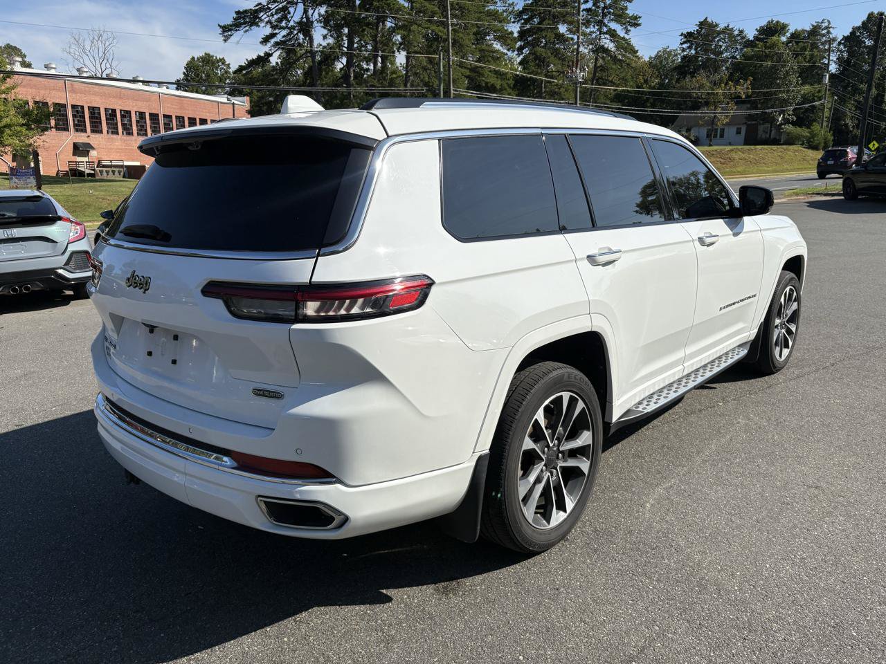 Used 2021 Jeep Grand Cherokee L Overland w/ Luxury Tech Group IV AWD/4WD image 5