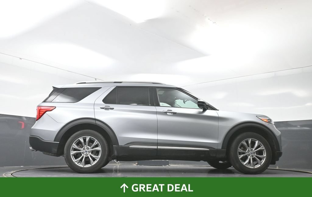 Used 2022 Ford Explorer Limited w/ Equipment Group 301A AWD/4WD image 53