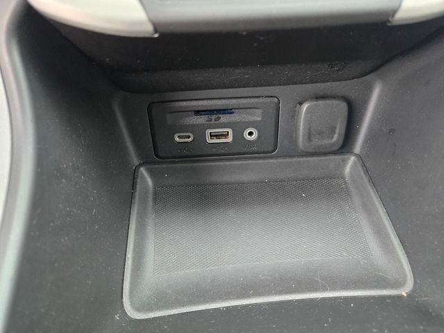 Used 2023 GMC Terrain SLT image 18