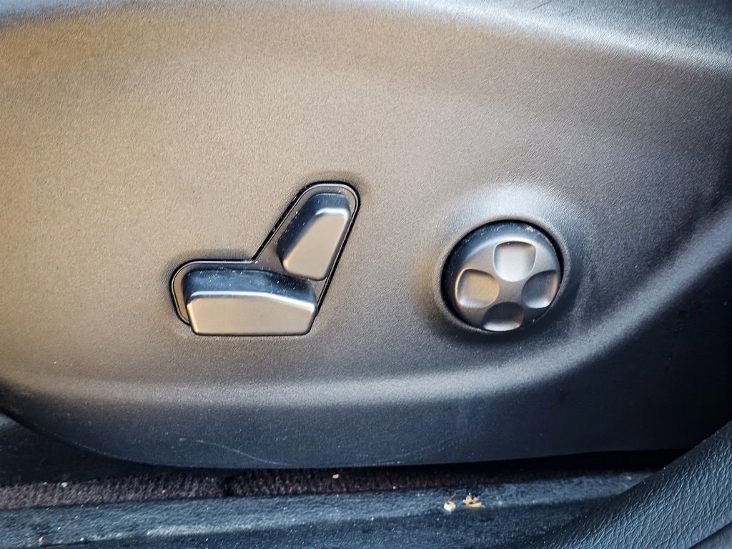 Used 2019 Jeep Cherokee Trailhawk w/ Cold Weather Group image 14