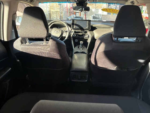 Used 2021 Toyota Venza LE w/ Carpet Mat Package (TMS) image 13