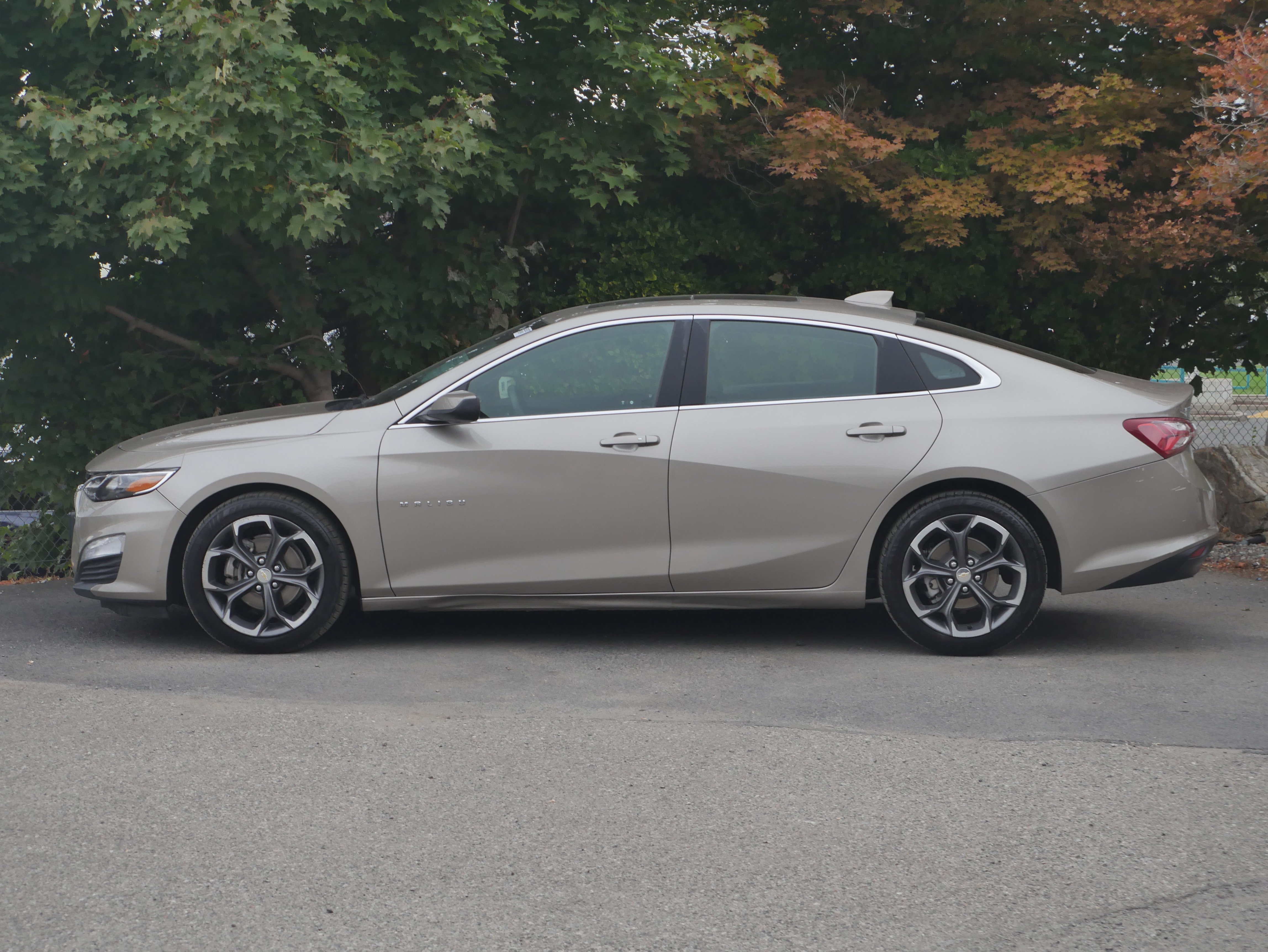Used 2022 Chevrolet Malibu LT FWD image 15