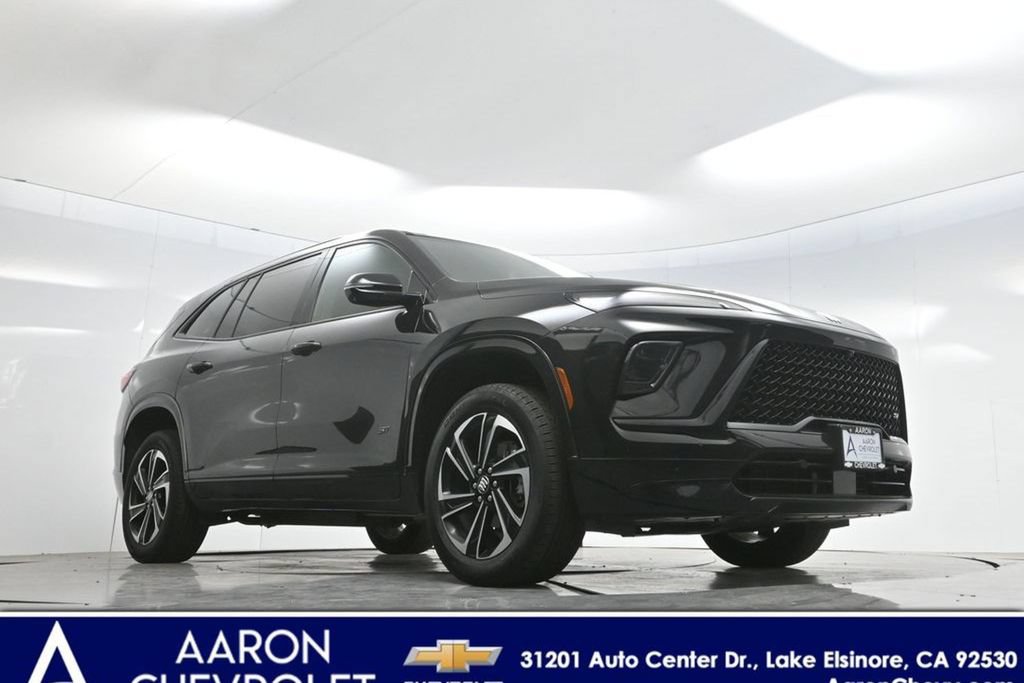 Used 2025 Buick Enclave Sport Touring FWD image 2