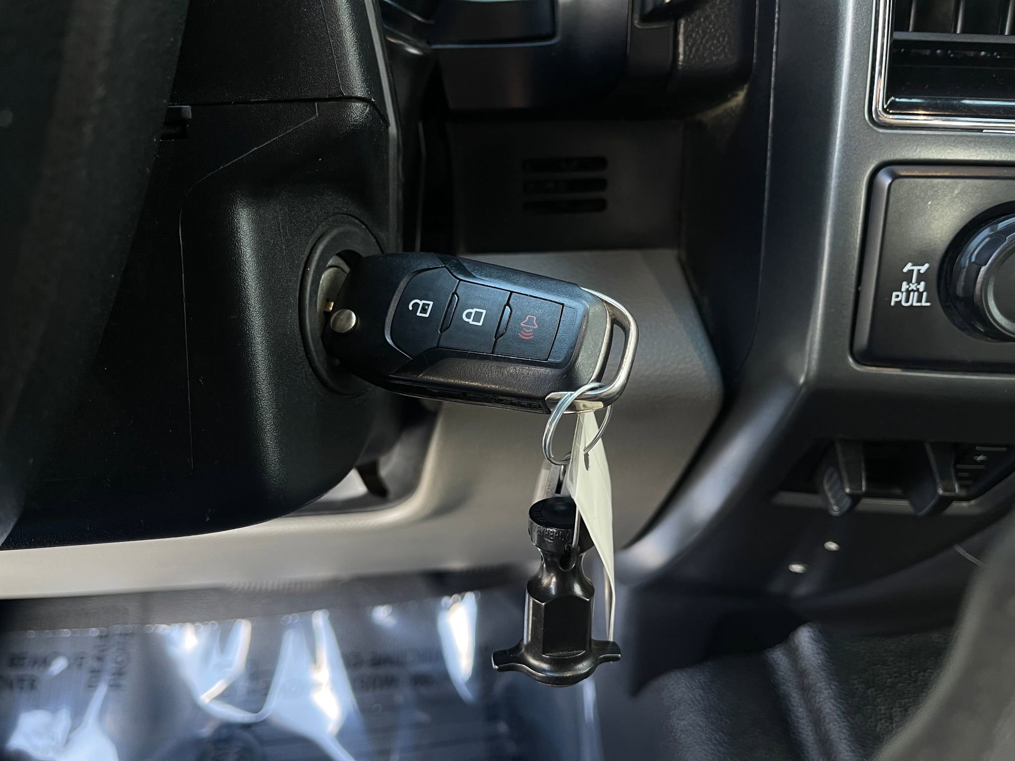Used 2021 Ford F250 XLT w/ FX4 Off-Road Package image 18