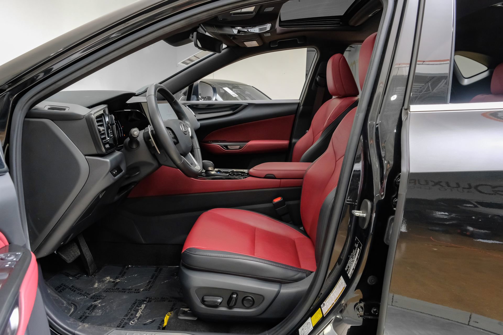 Used 2024 Lexus NX 250 FWD image 4