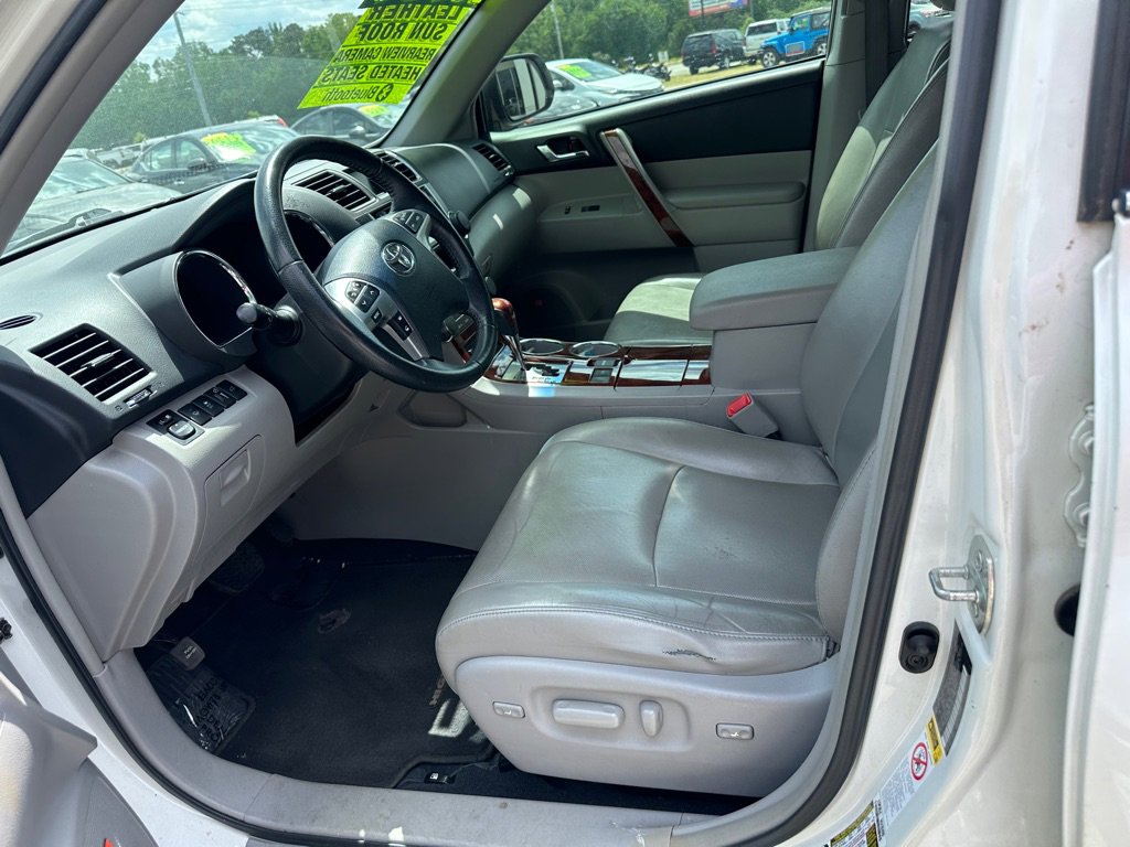 Used 2013 Toyota Highlander Limited FWD image 11
