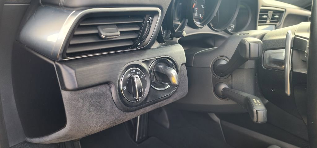 Used 2018 Porsche 911 Carrera 4 GTS image 25