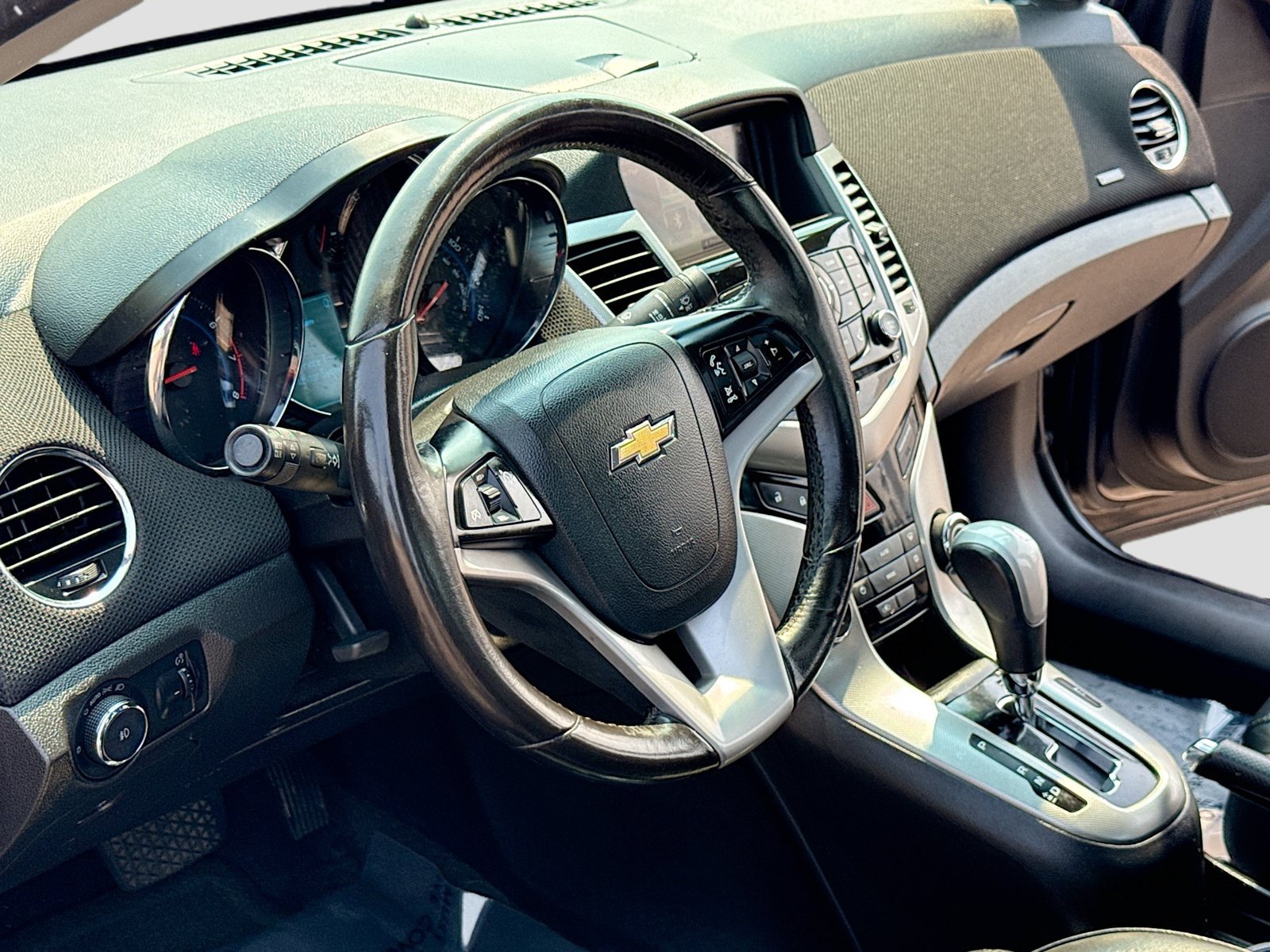 Used 2014 Chevrolet Cruze LTZ w/ RS Package FWD image 4