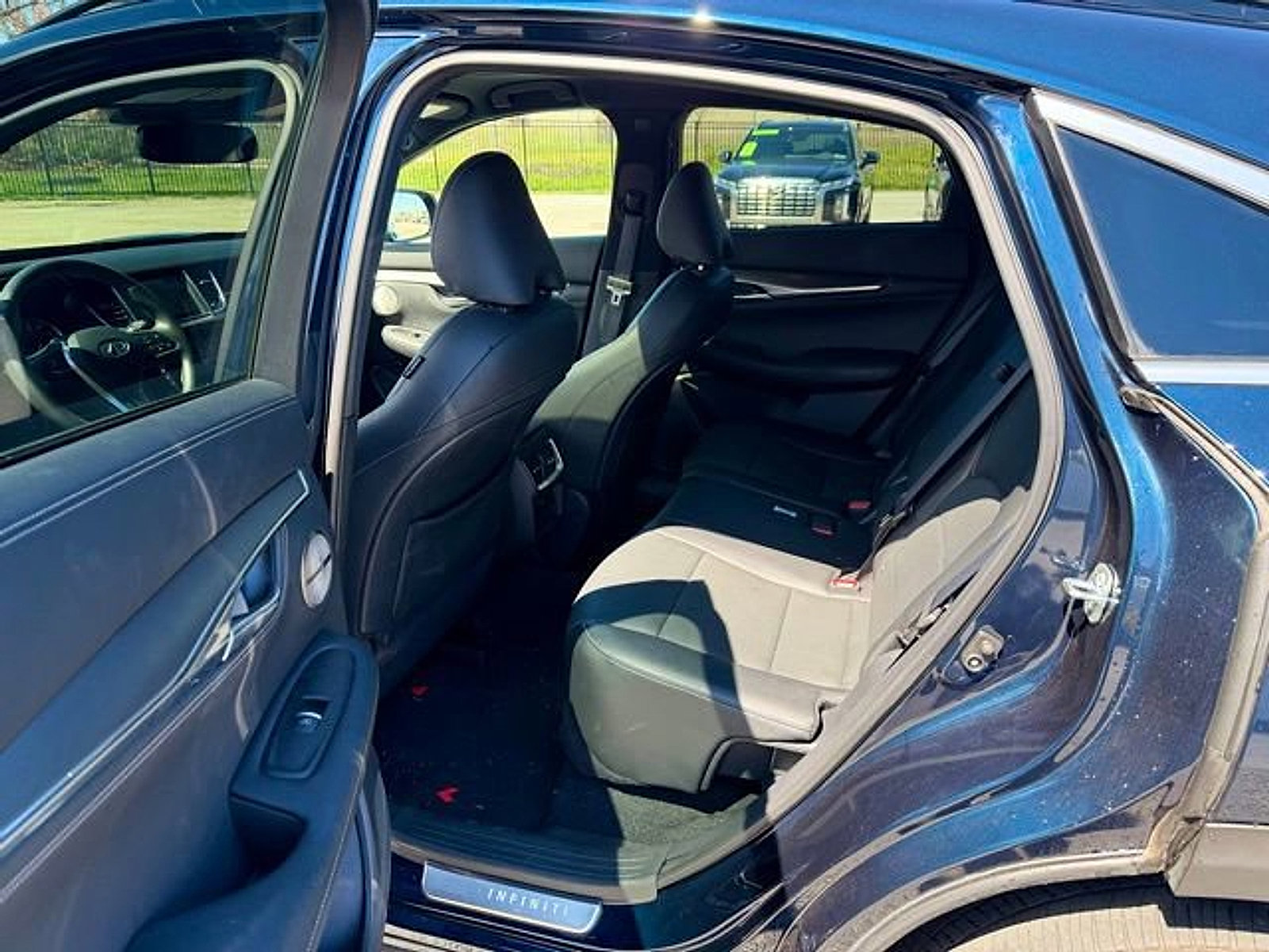 Certified 2023 INFINITI QX55 Essential image 10