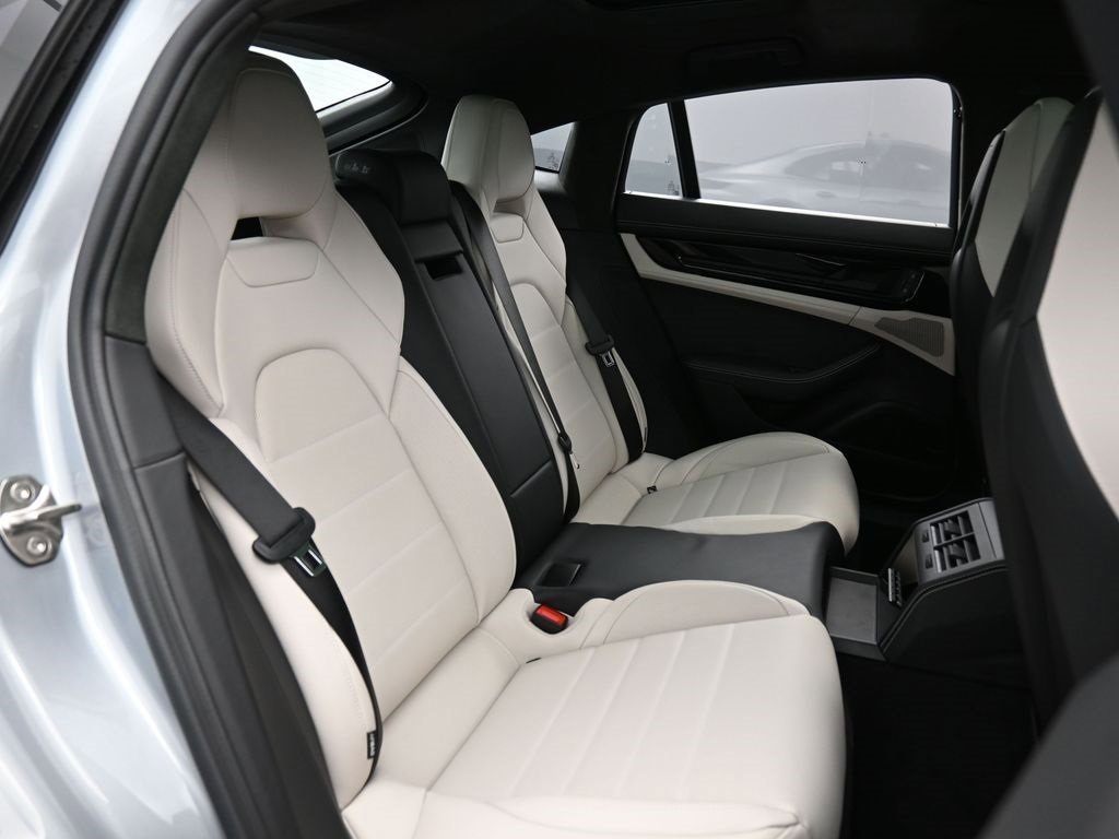 New 2026 Porsche Panamera GTS image 28