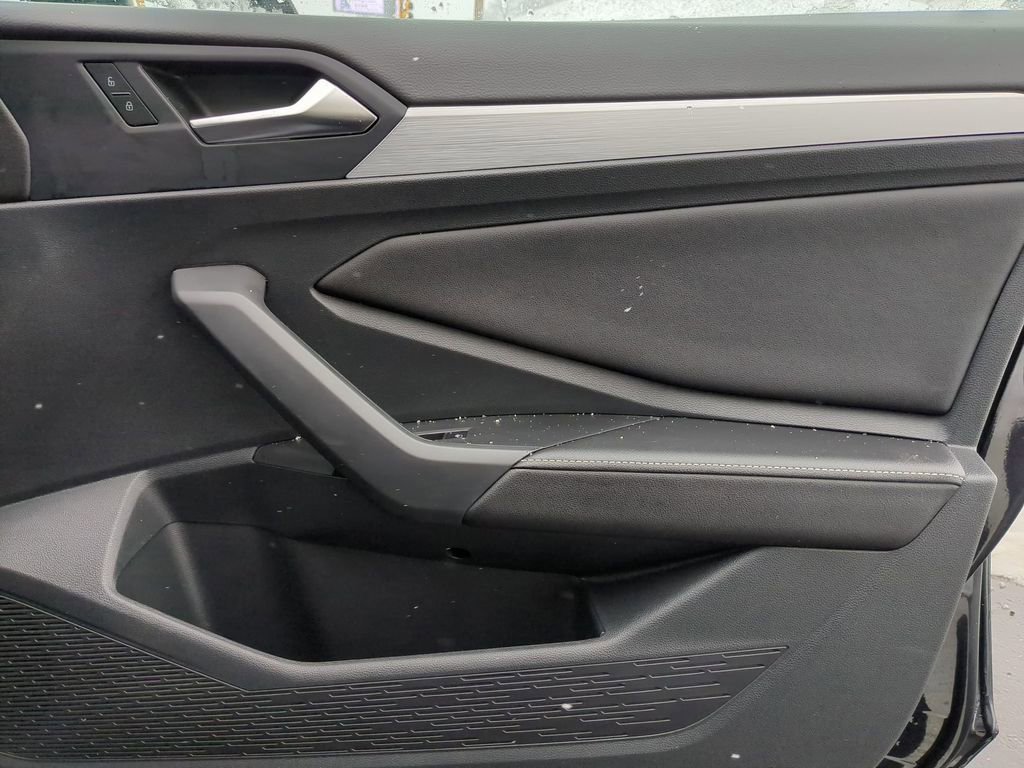 Used 2025 Volkswagen Jetta Sport image 33