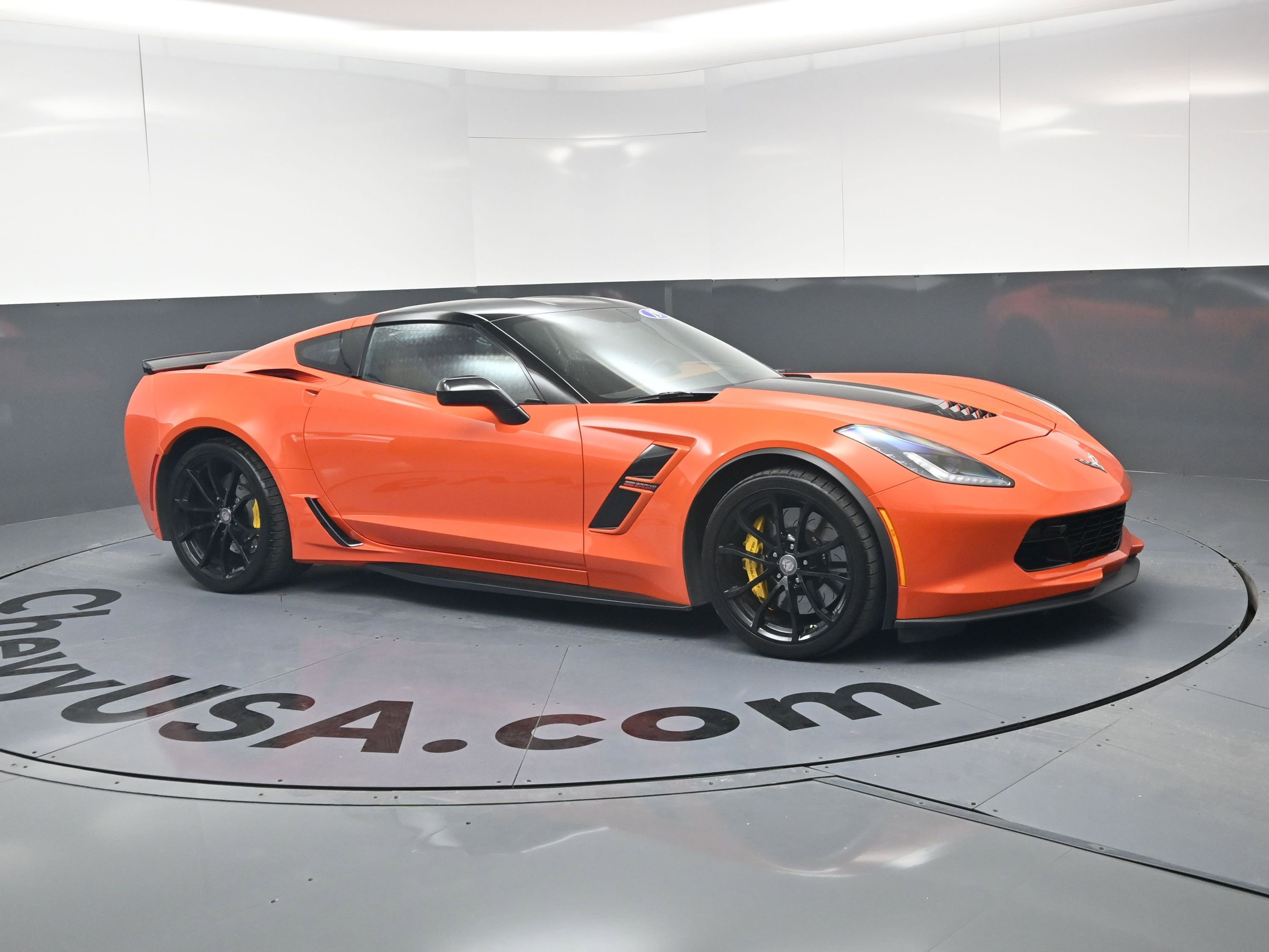 Used 2019 Chevrolet Corvette Grand Sport RWD image 2