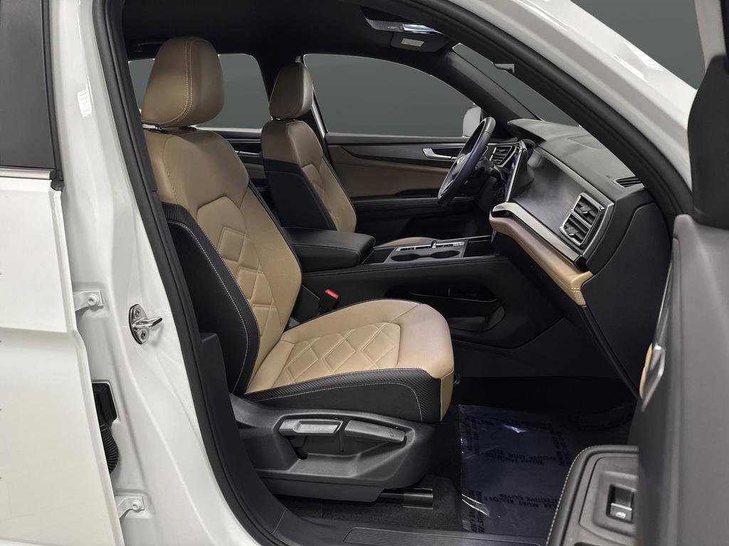 Used 2025 Volkswagen Atlas Cross Sport SE image 27