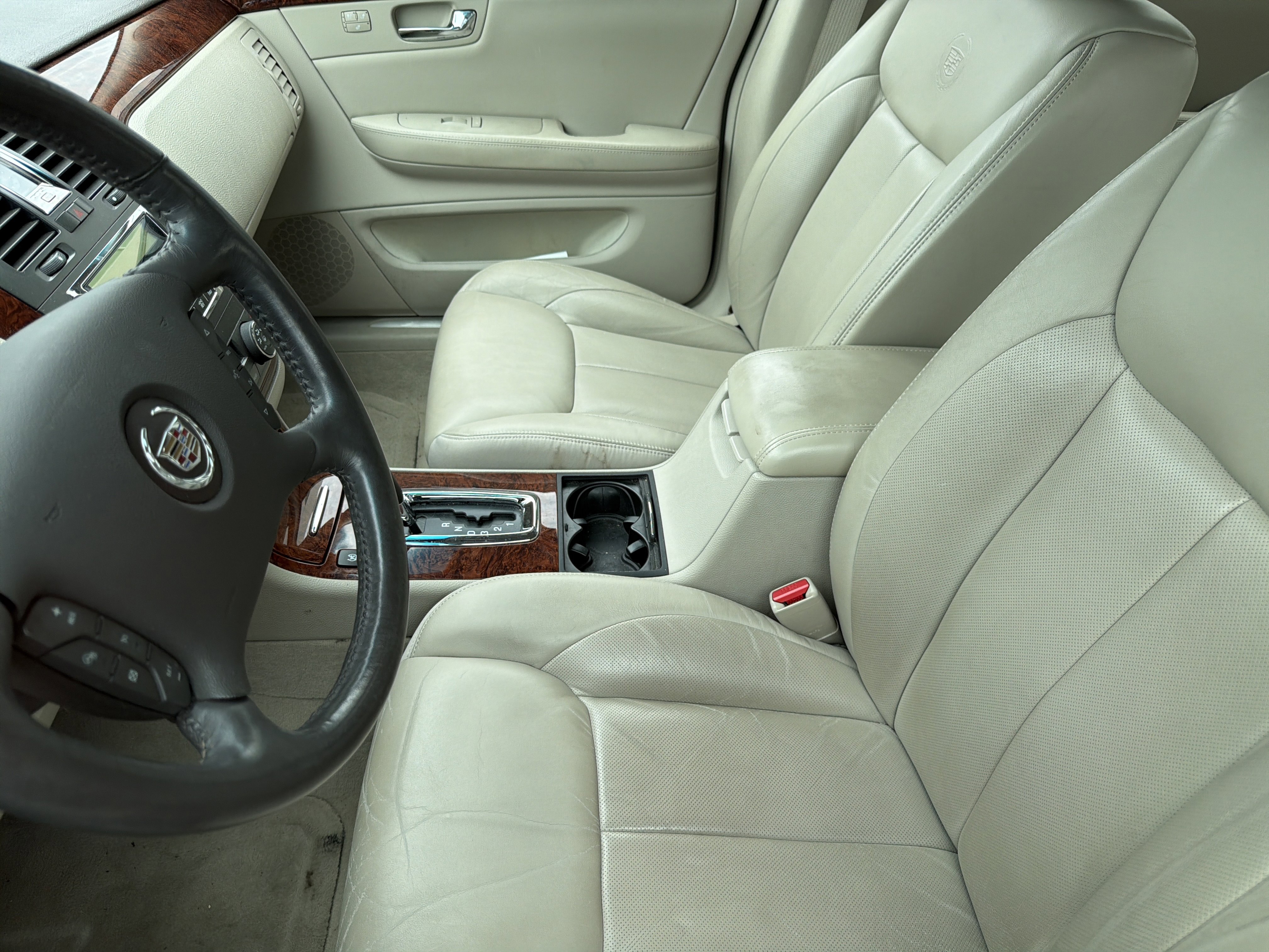 Used 2007 Cadillac DTS Luxury I w/ Sun And Sound Package image 5