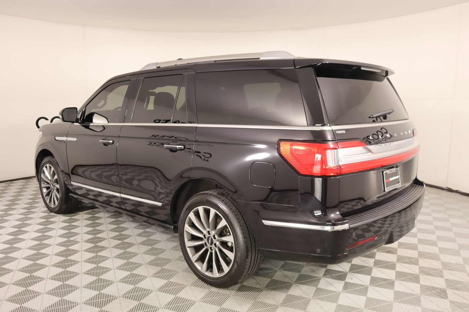 Used 2020 Lincoln Navigator Reserve w/ Luxury Package image 25