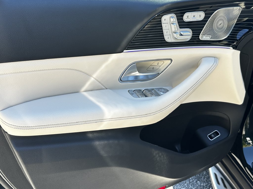 Certified 2024 Mercedes-Benz GLS 450 4MATIC image 11