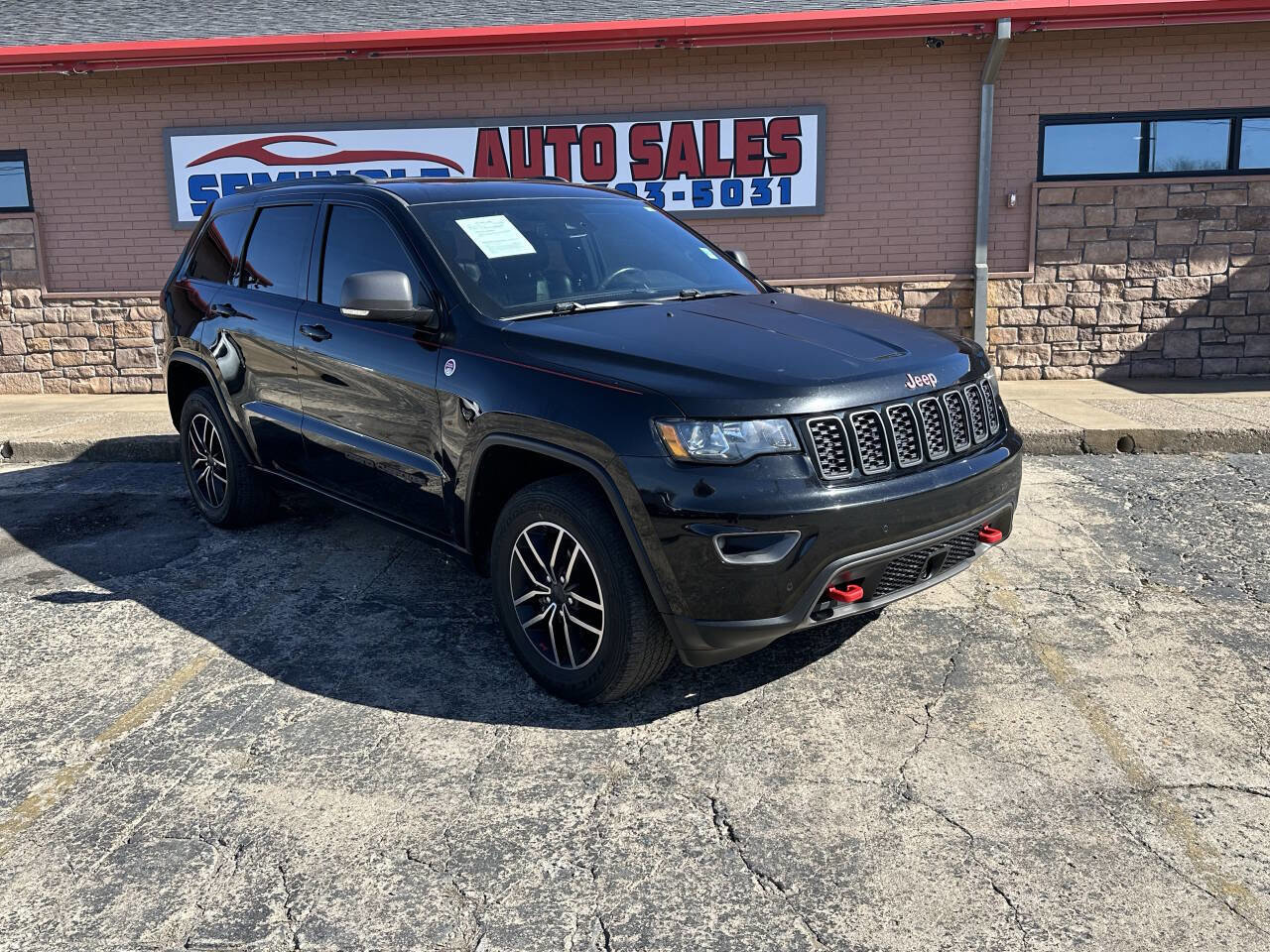 Used 2019 Jeep Grand Cherokee Trailhawk image 2