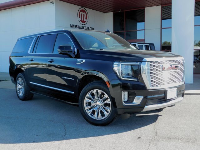 Used 2023 GMC Yukon XL Denali image 2