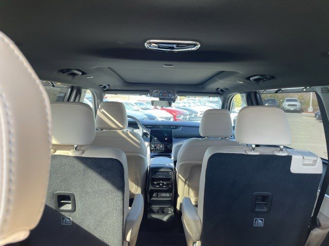 New 2025 Jeep Grand Cherokee L Limited w/ Luxury Tech Group II image 11