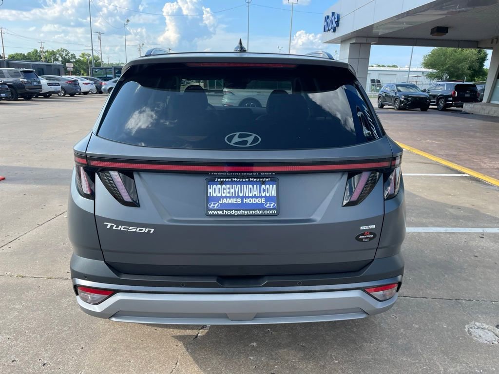 Used 2025 Hyundai Tucson Limited AWD/4WD image 7