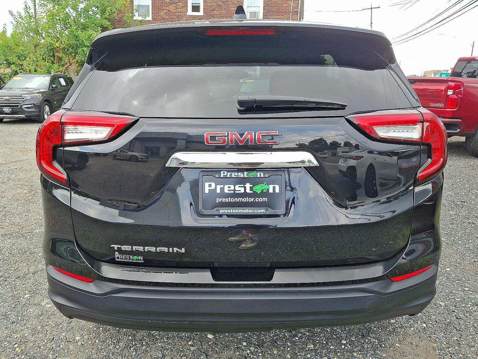 Used 2024 GMC Terrain SLE image 5