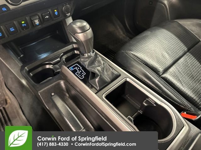Used 2022 Toyota Tacoma Limited image 31