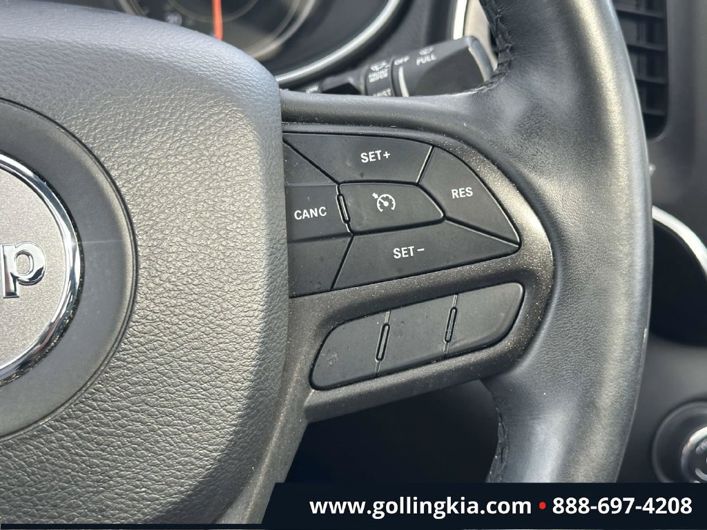Used 2019 Jeep Cherokee Trailhawk w/ Comfort/Convenience Group AWD/4WD image 23